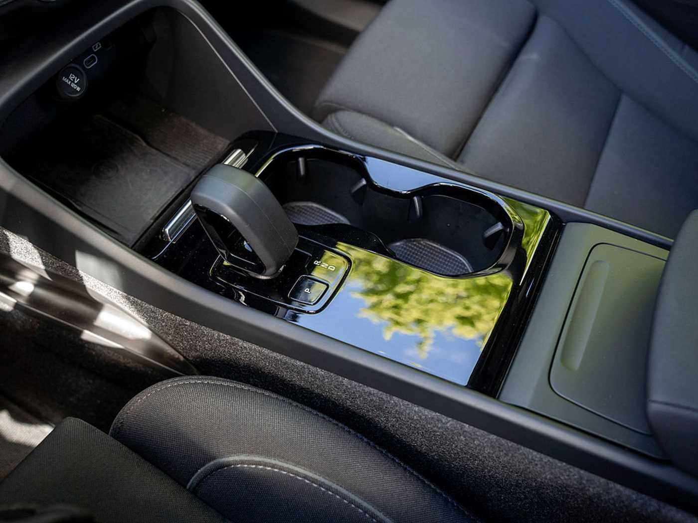 Volvo  Plus Recharge Pure Electric 2WD STANDHZ