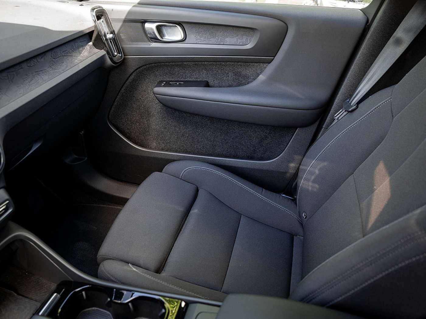 Volvo  Plus Recharge Pure Electric 2WD STANDHZ