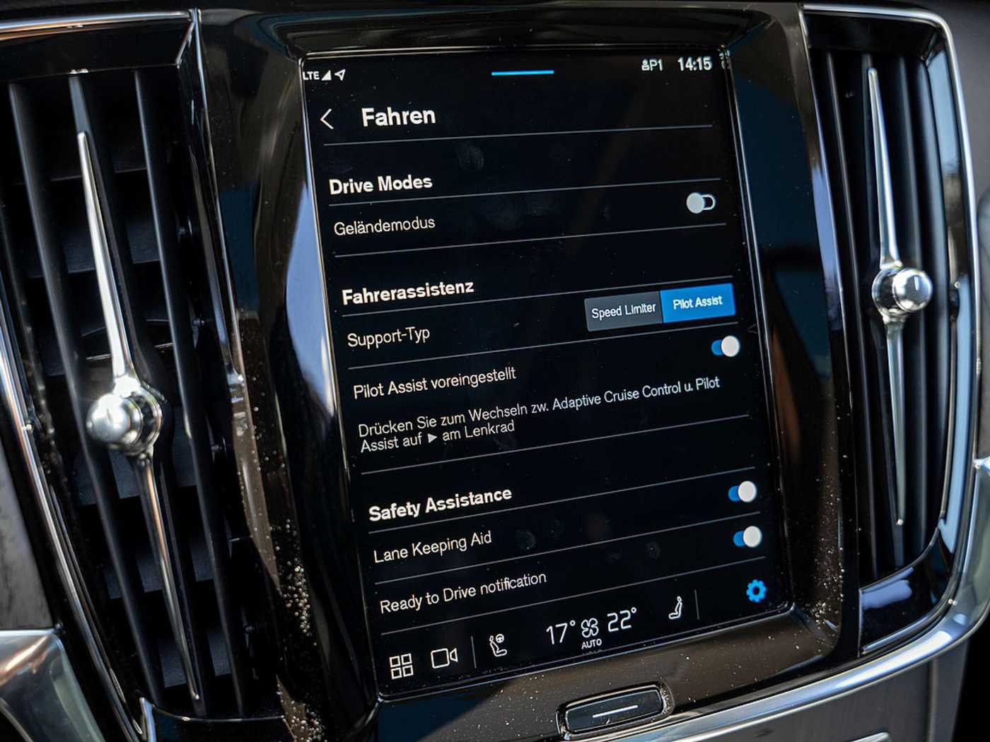 Volvo  B5 Ultimate AWD HUD STANDHZ
