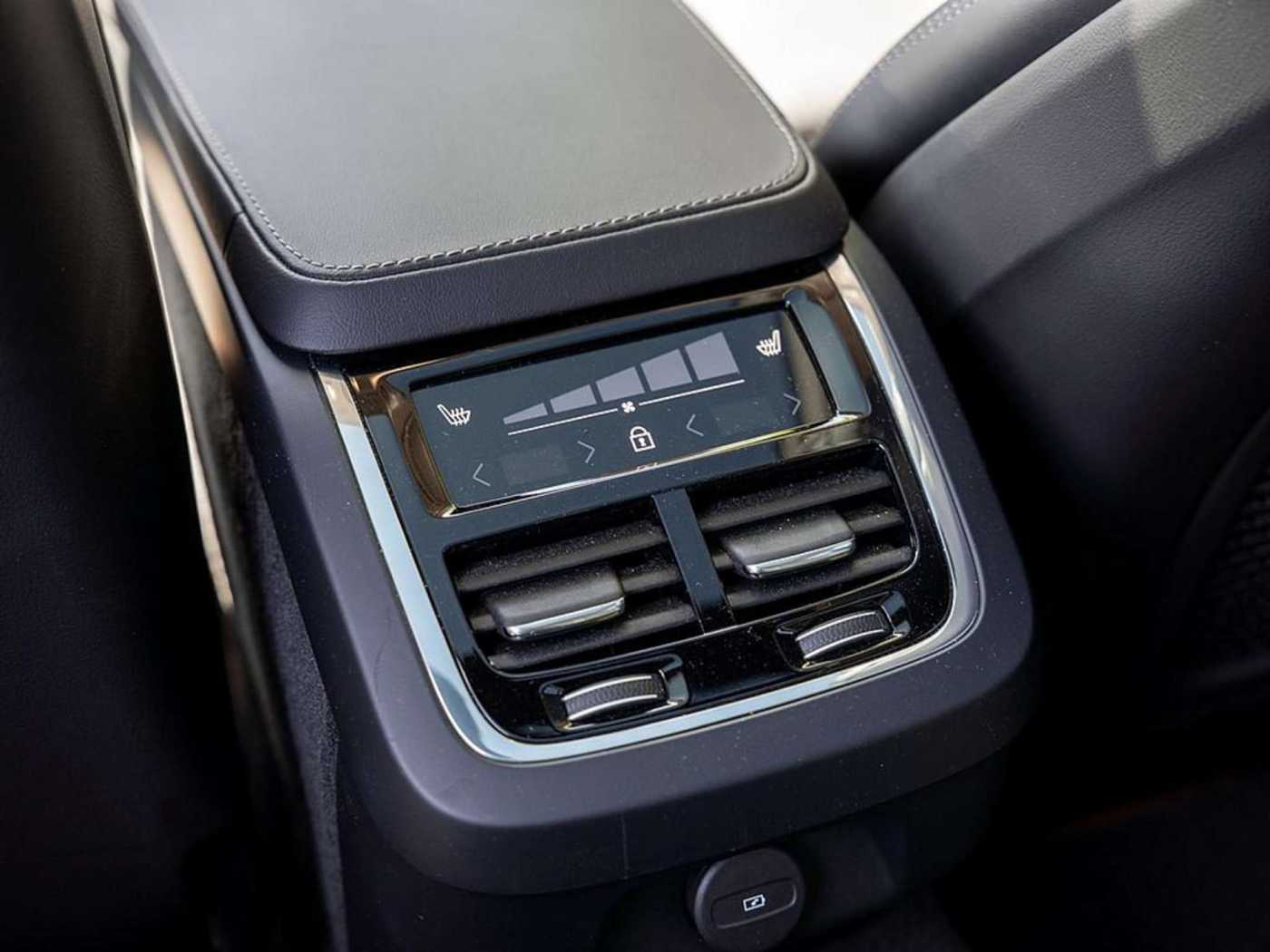 Volvo  B5 Ultimate AWD HUD STANDHZ