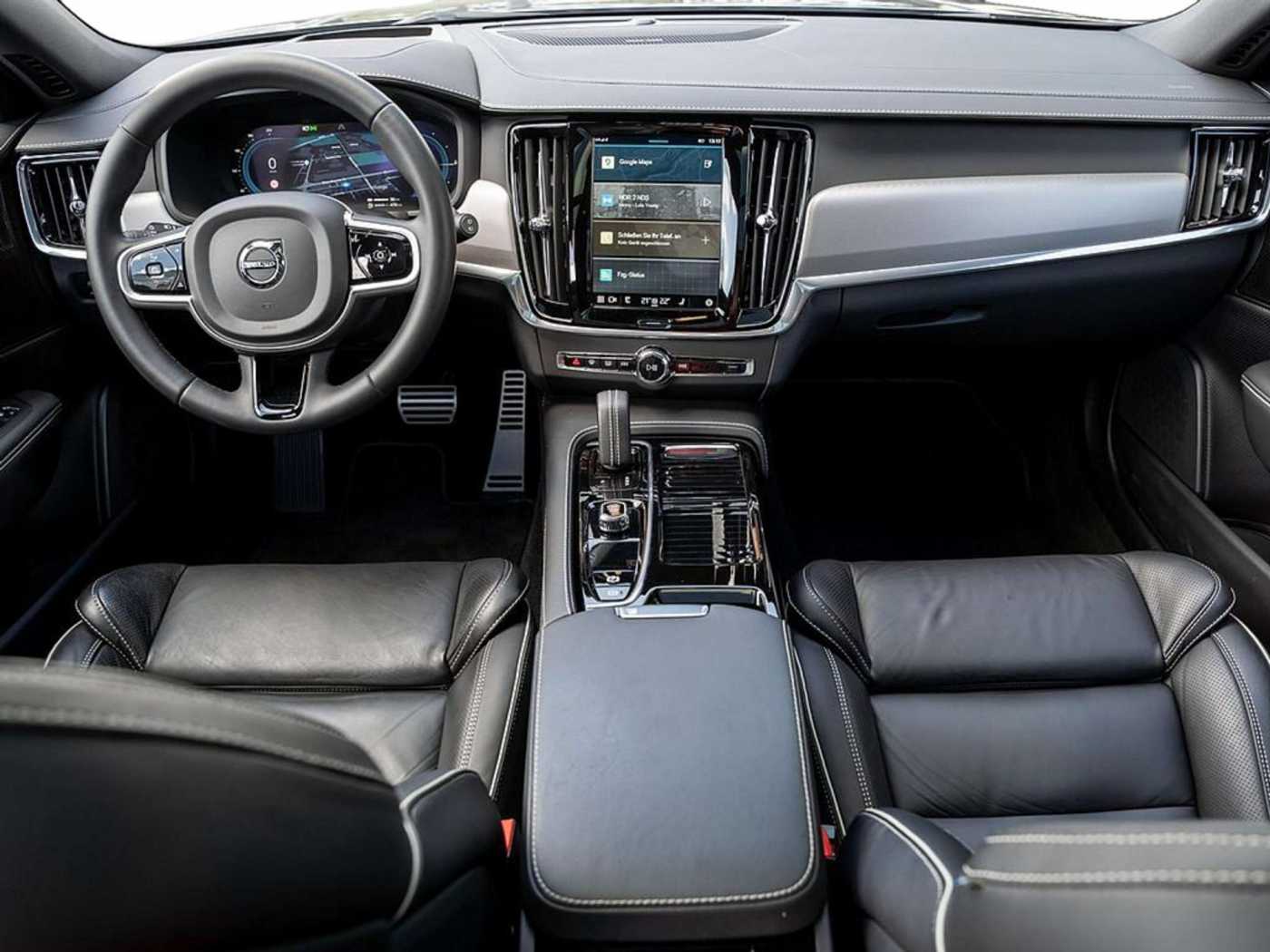 Volvo  Recharge T6 AWD R-Design