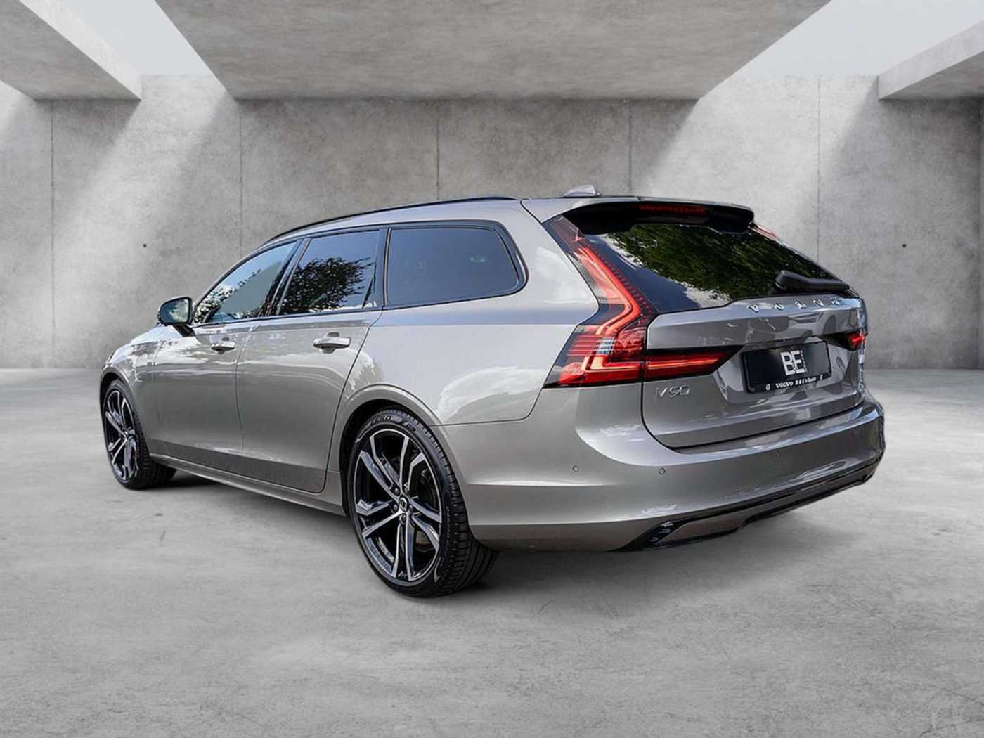 Volvo  Recharge T6 AWD R-Design