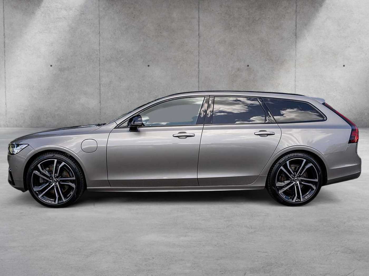 Volvo  Recharge T6 AWD R-Design