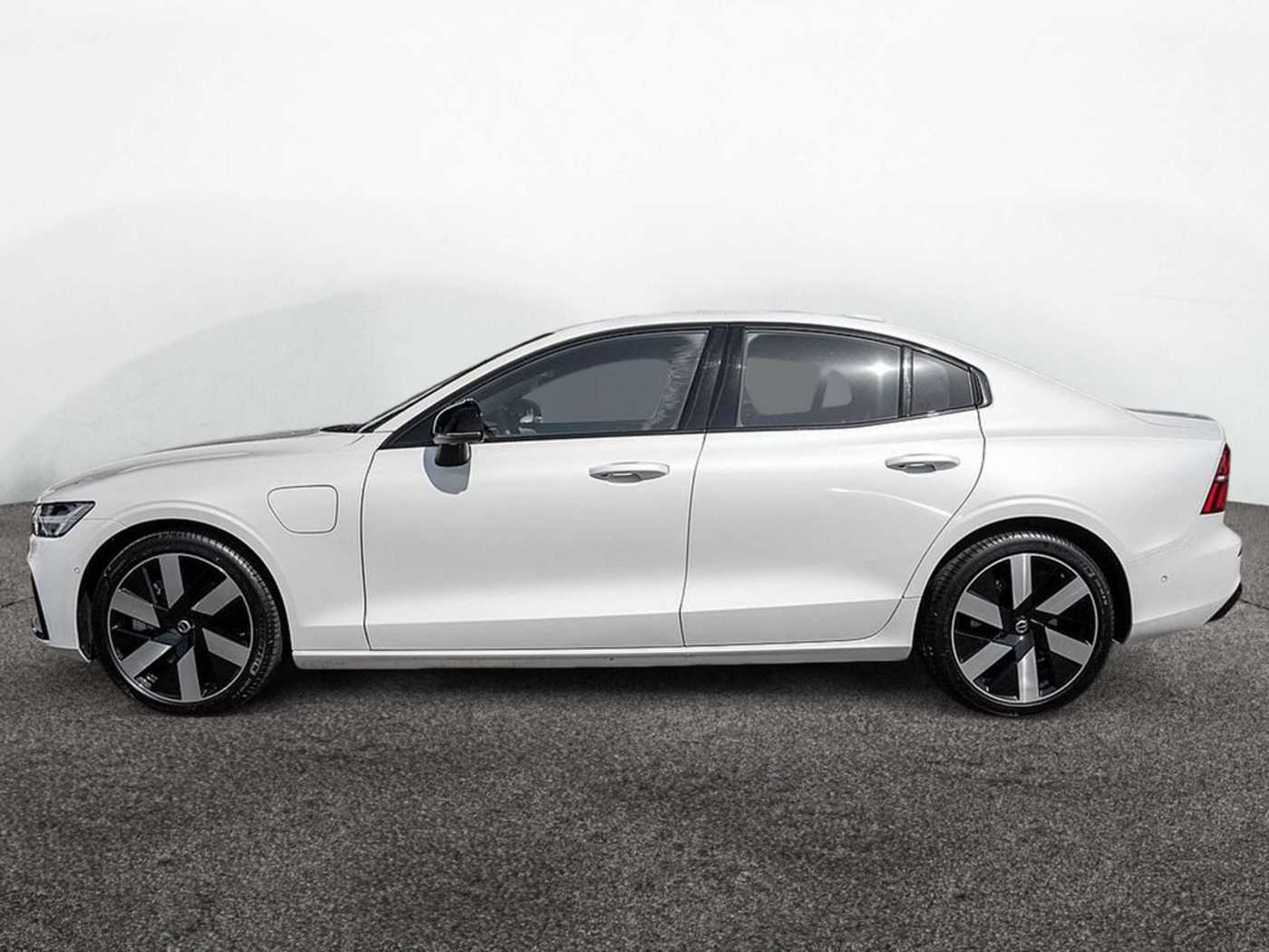 Volvo  T8 Ultimate Dark Recharge AWD STANDHZ B&W