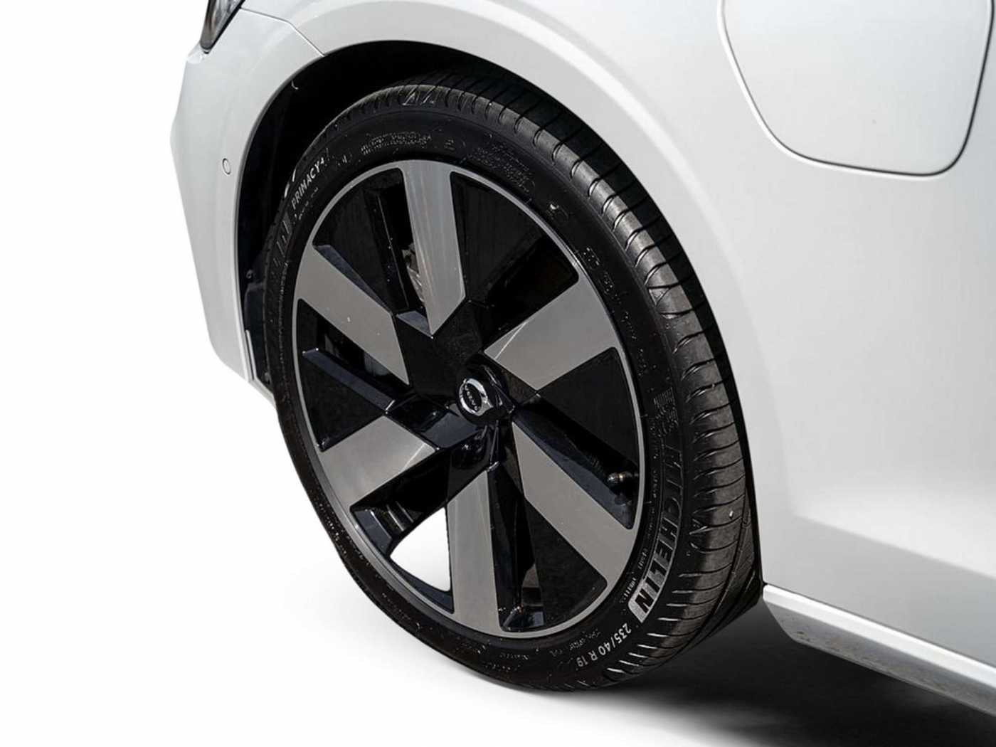 Volvo  T8 Ultimate Dark Recharge AWD STANDHZ B&W