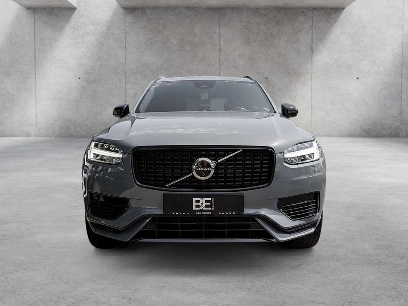 Volvo  Recharge T8 AWD Ultimate Dark 22° B&W