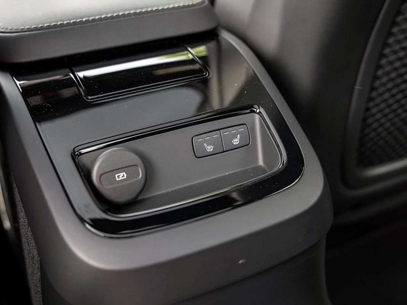 Volvo  T8 Ultimate Dark Recharge AWD HUD PANO