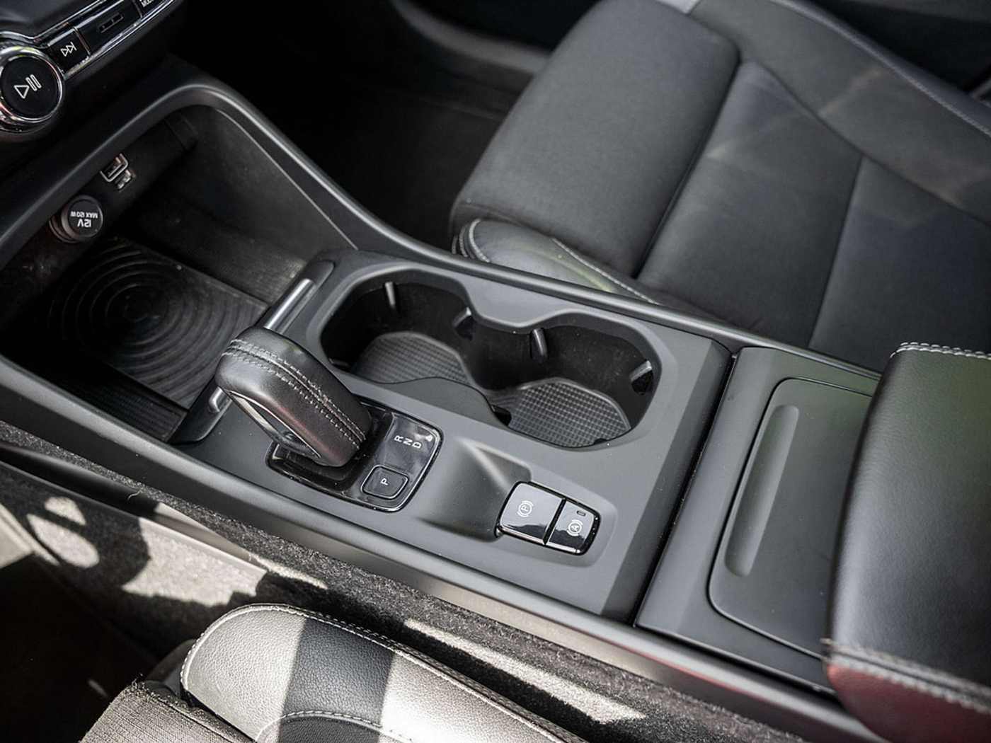 Volvo  D3 Momentum LED LENKRADHZ. SHZ KAMERA