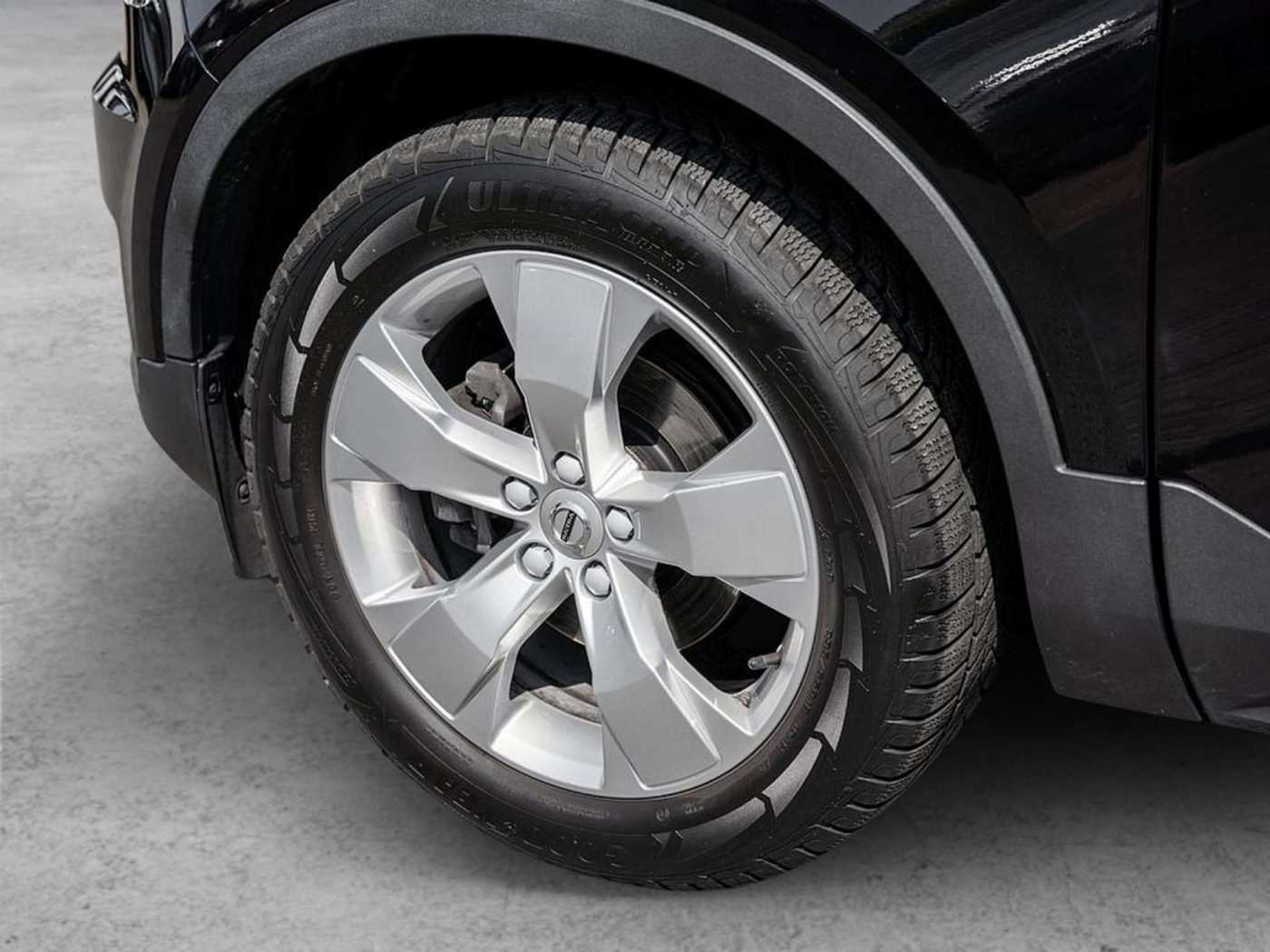 Volvo  D3 Momentum LED LENKRADHZ. SHZ KAMERA