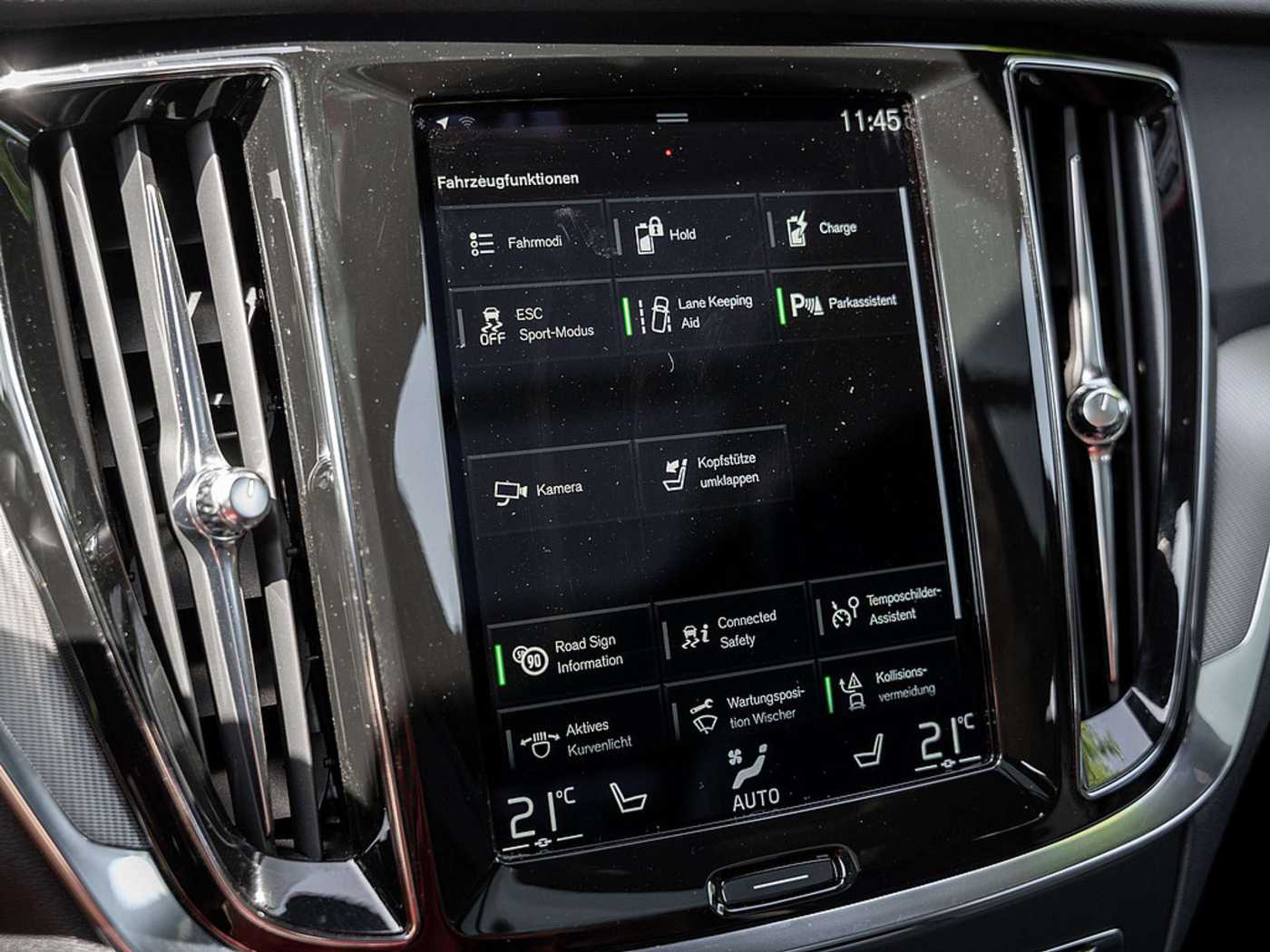 Volvo  T6 Recharge Plus Dark AWD HGSD