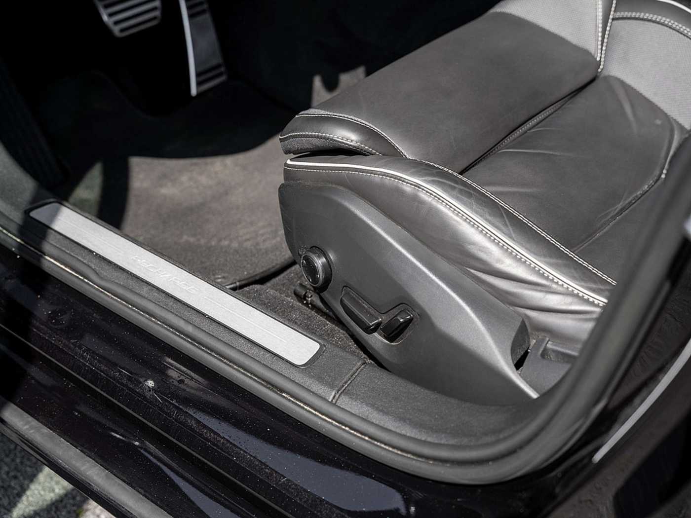 Volvo  T6 Recharge Plus Dark AWD HGSD