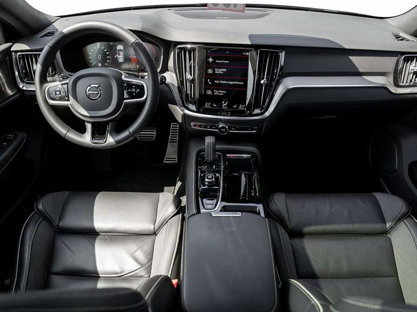 Volvo  T6 Recharge Plus Dark AWD HGSD