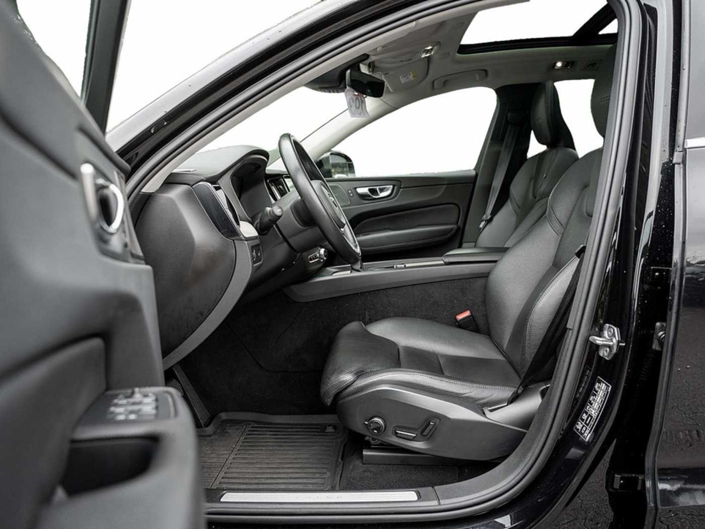 Volvo  D4 Inscription 2WD STANDHZ PANORAMADACH