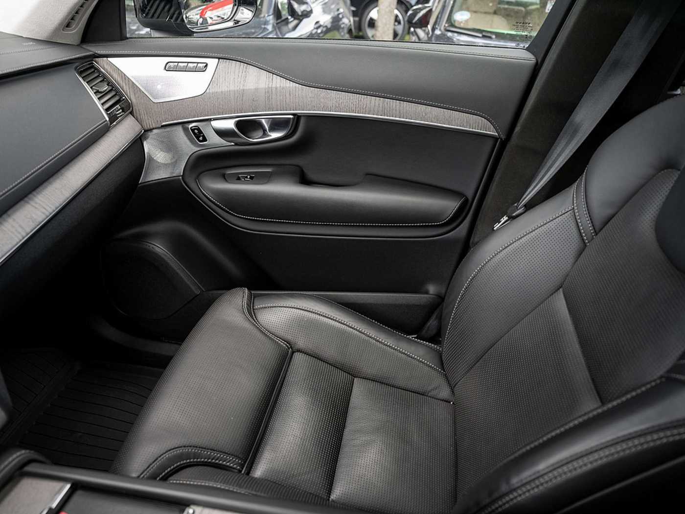 Volvo  Recharge T8 AWD Ultimate Dark