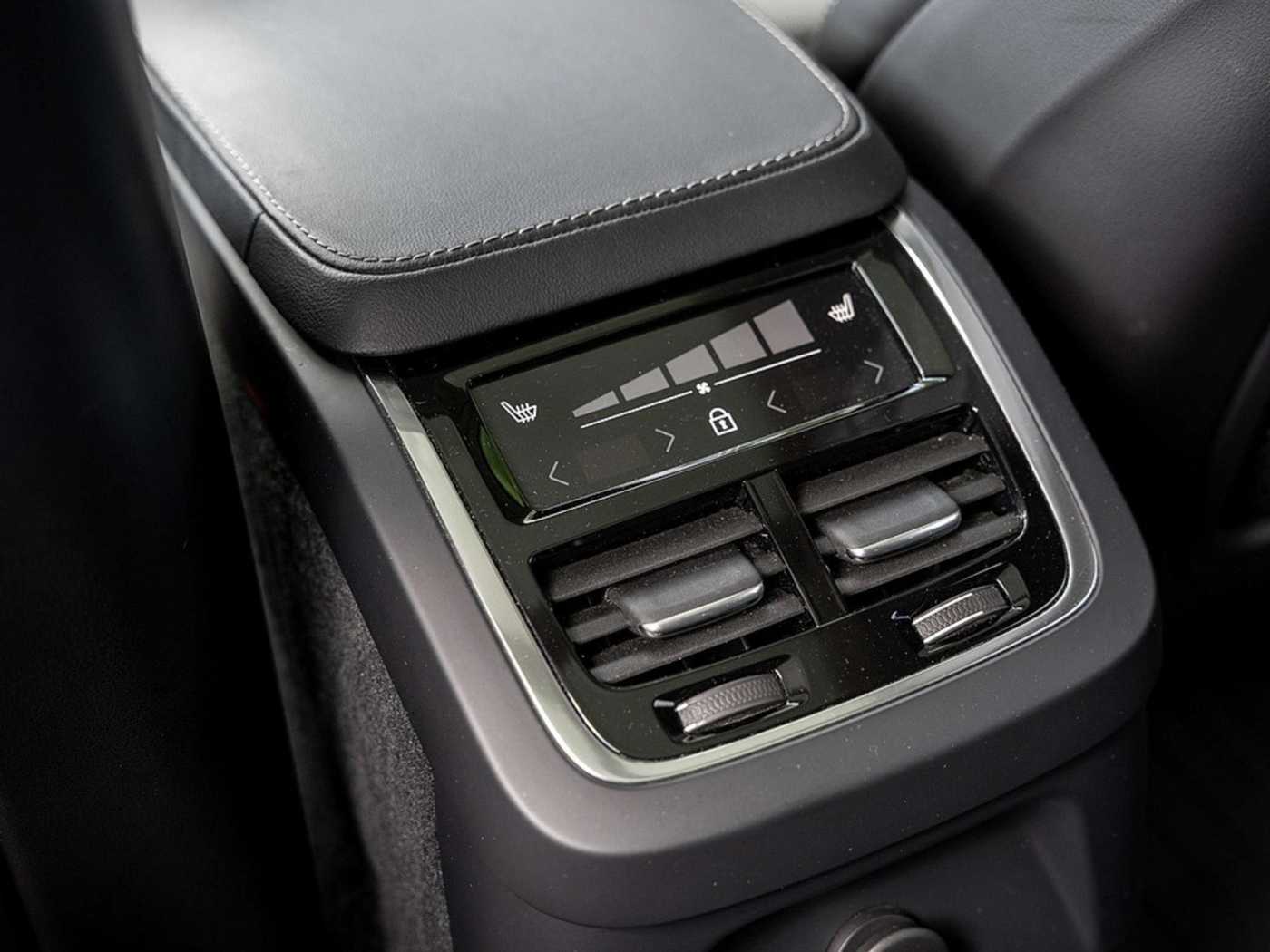 Volvo  Recharge T8 AWD Ultimate Dark