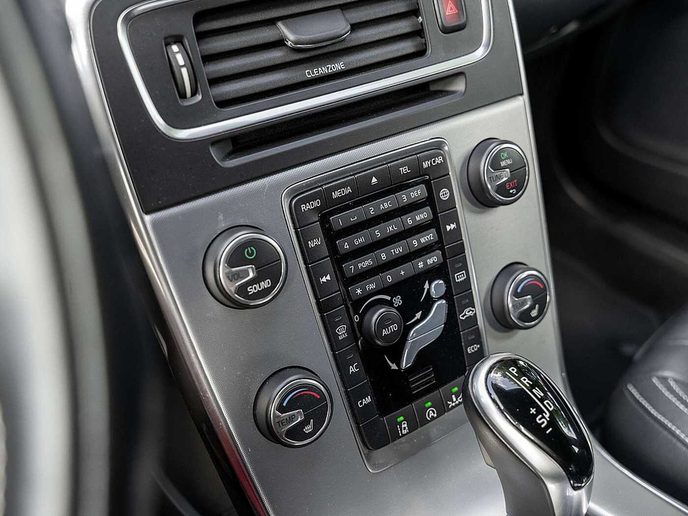 Volvo  T4 Linje Svart ACC BLIS Facel. 1. Hd.