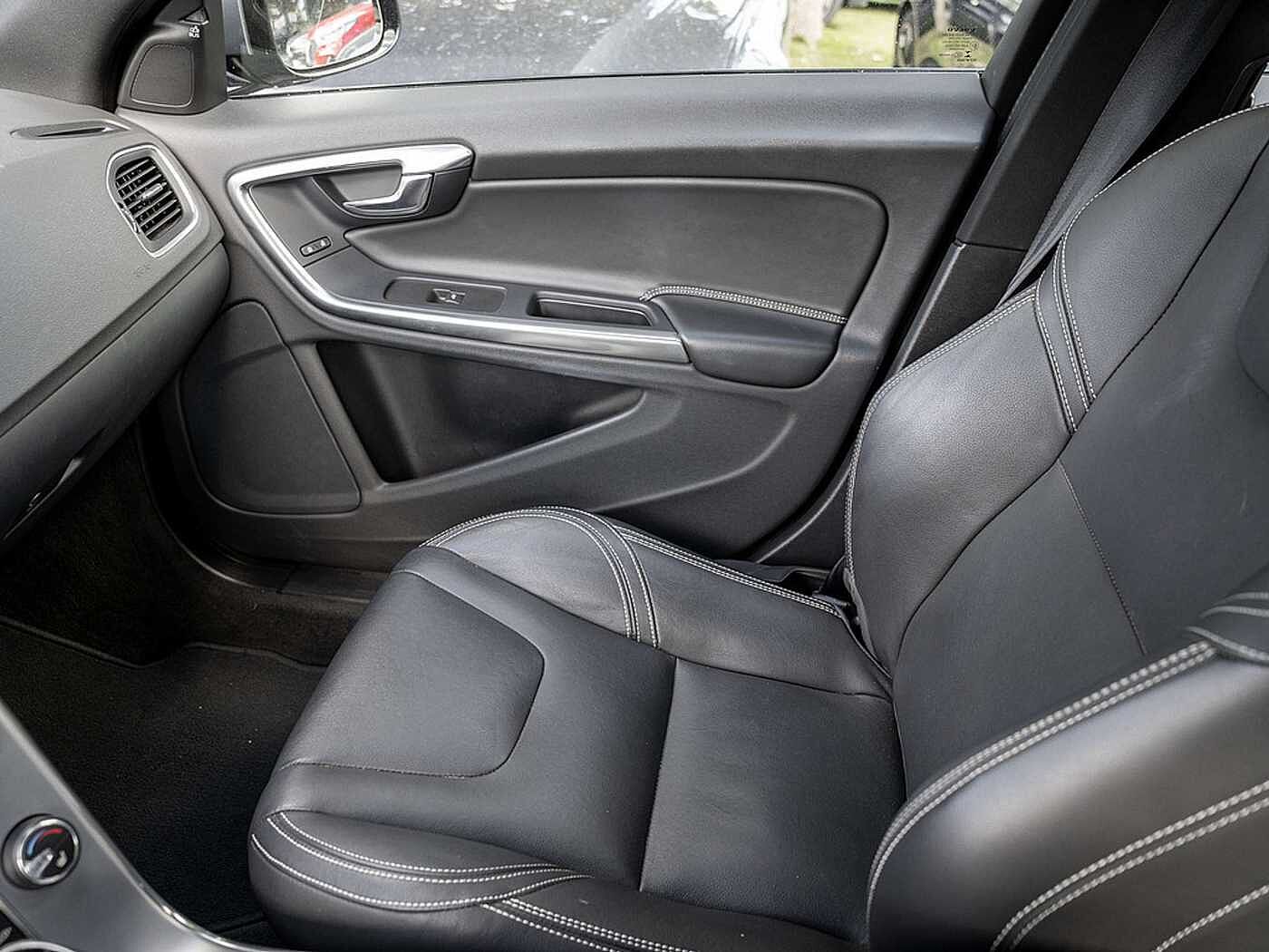 Volvo  T4 Linje Svart ACC BLIS Facel. 1. Hd.