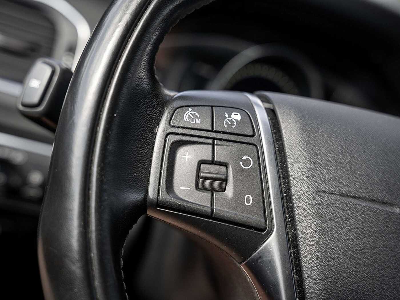 Volvo  T4 Linje Svart ACC BLIS Facel. 1. Hd.