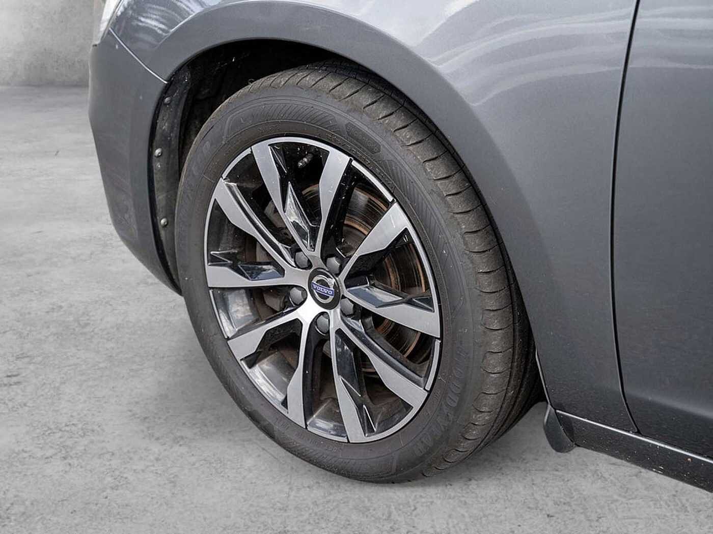 Volvo  T4 Linje Svart ACC BLIS Facel. 1. Hd.