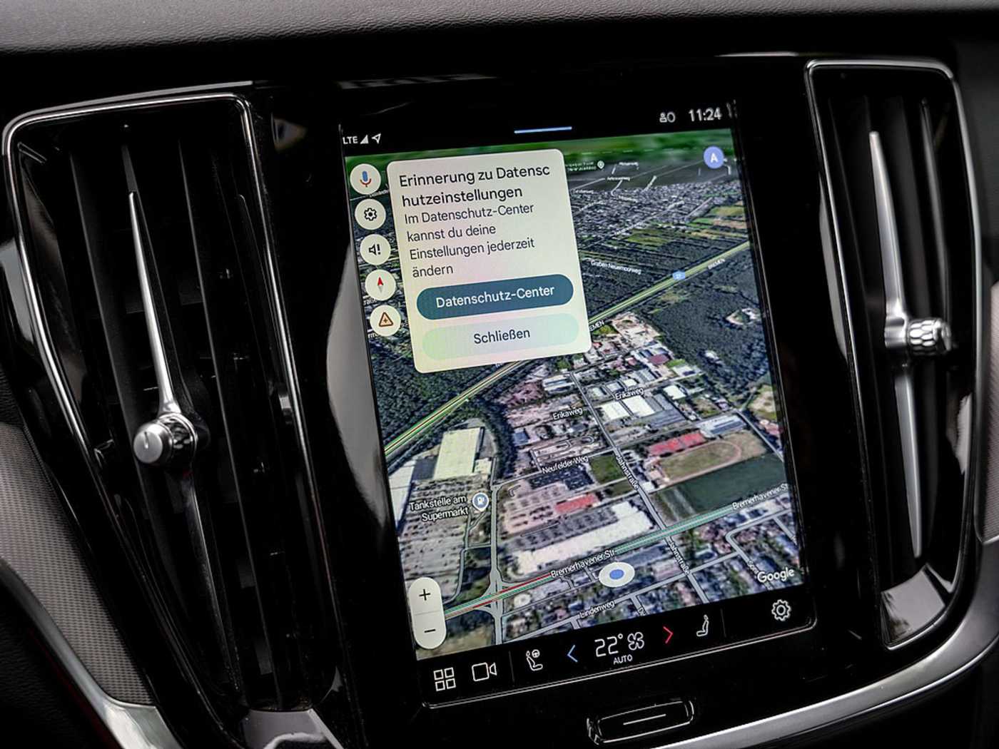 Volvo  T8 Plus Dark Recharge Plug-In Hybrid AWD