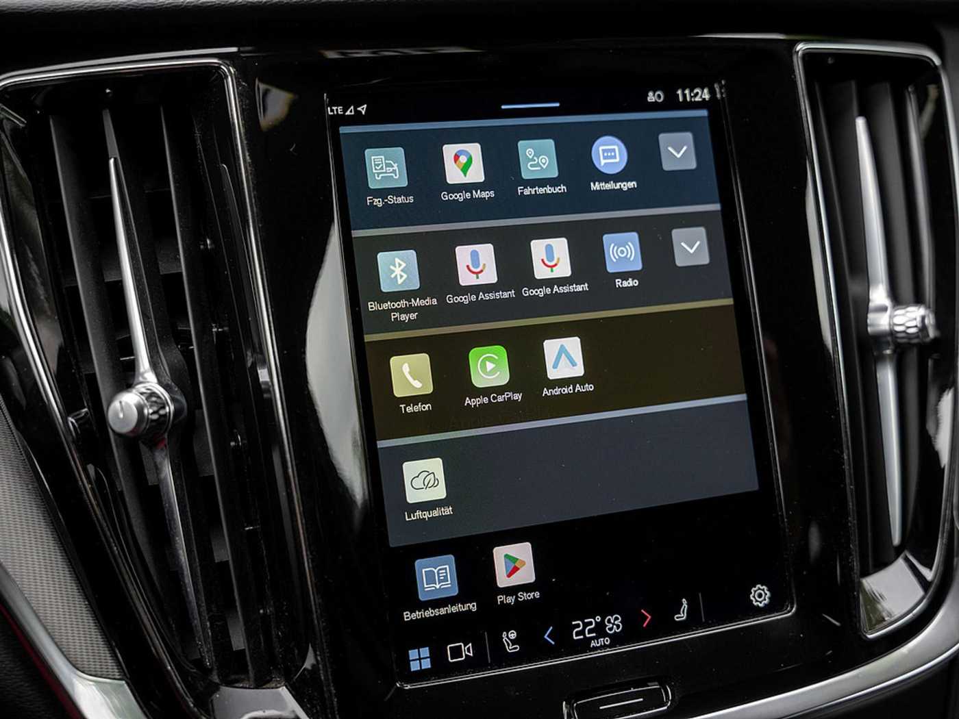 Volvo  T8 Plus Dark Recharge Plug-In Hybrid AWD