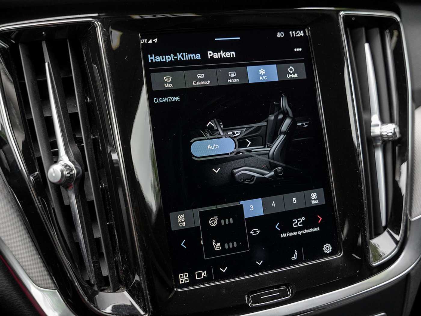 Volvo  T8 Plus Dark Recharge Plug-In Hybrid AWD