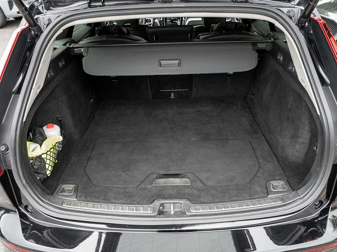Volvo  T8 Plus Dark Recharge Plug-In Hybrid AWD