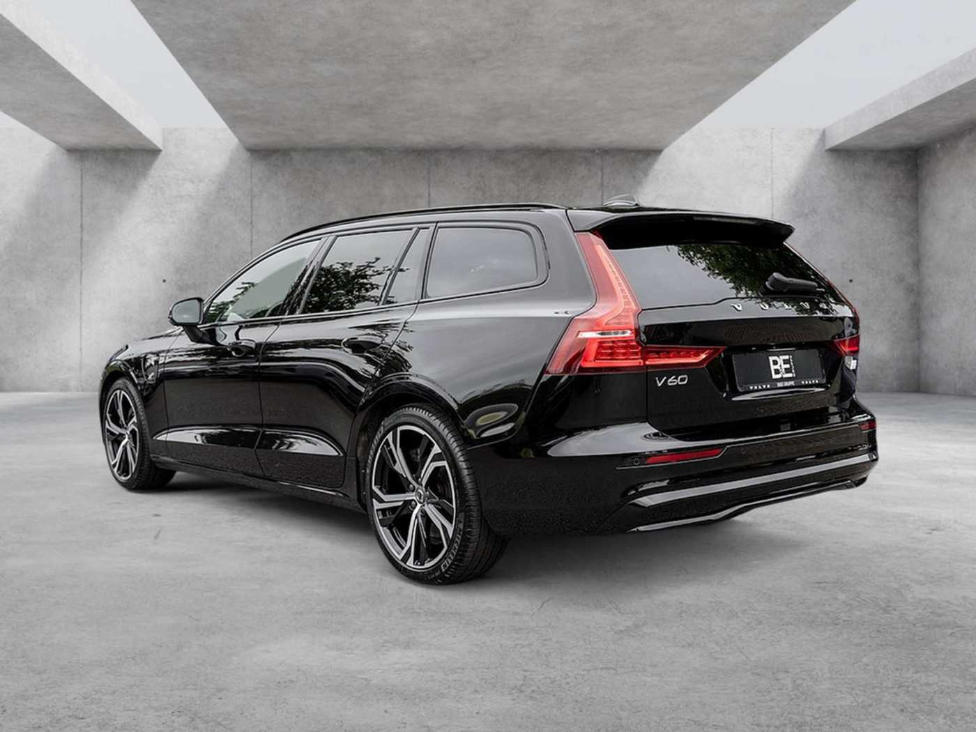 Volvo  T8 Plus Dark Recharge Plug-In Hybrid AWD
