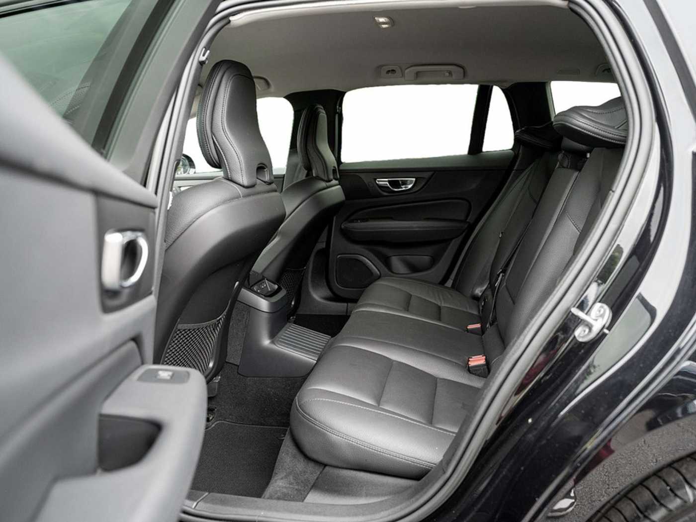Volvo  T8 Plus Dark Recharge Plug-In Hybrid AWD
