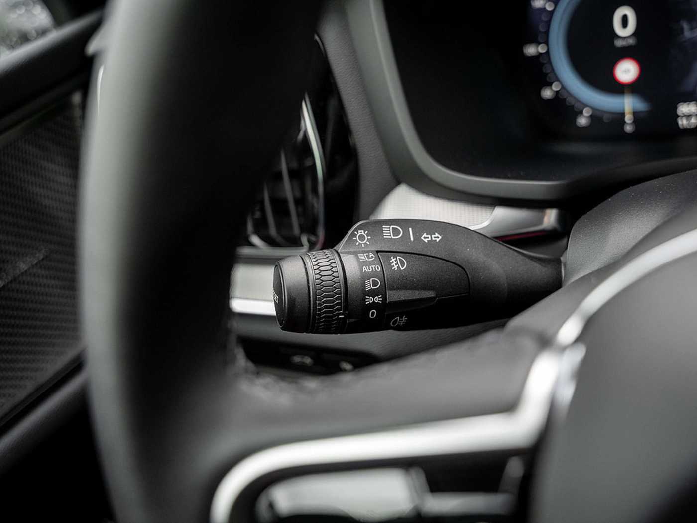 Volvo  T8 Recharge Plus Dark AWD NAVI PANO 360°