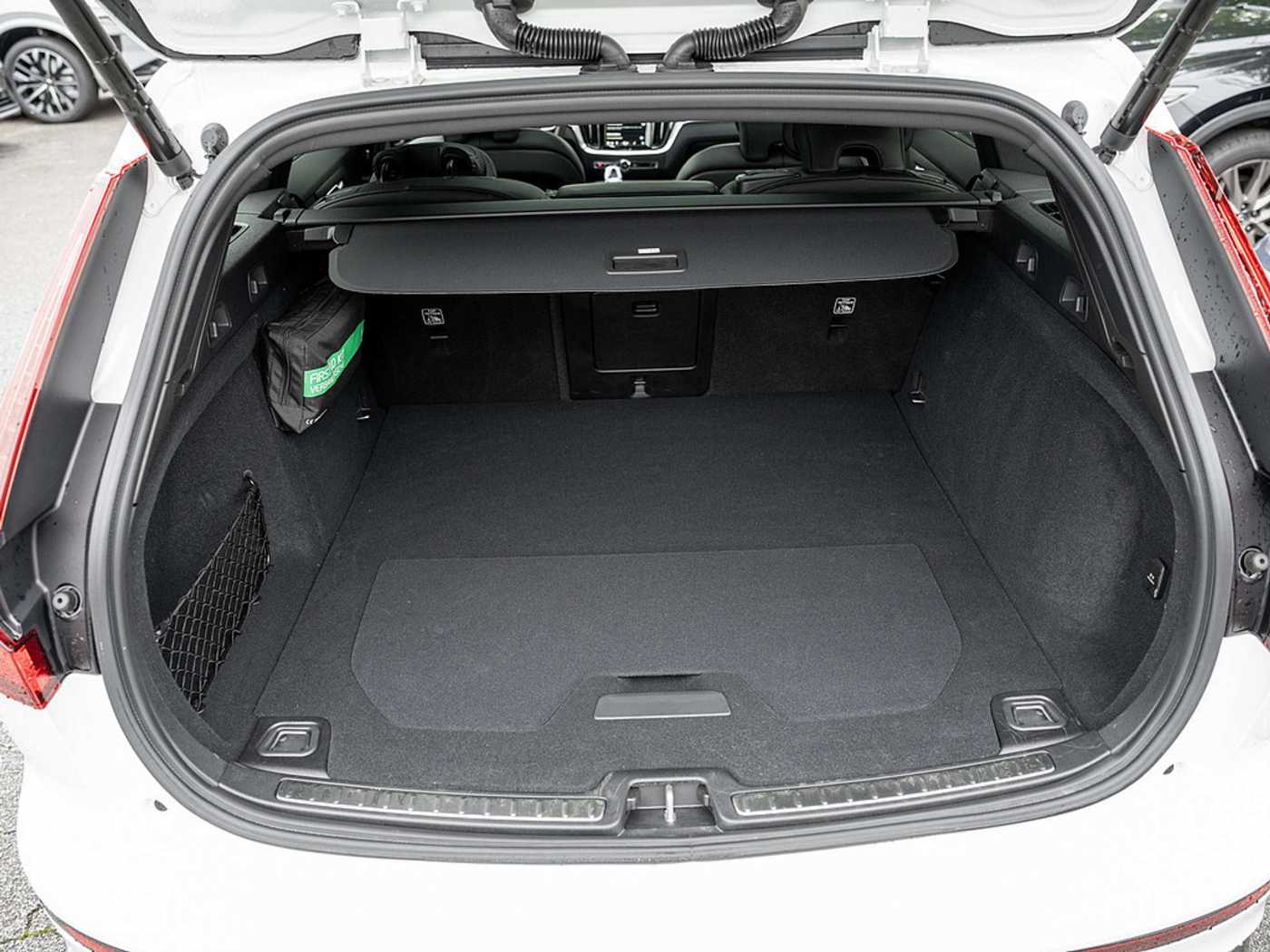 Volvo  T8 Recharge Plus Dark AWD NAVI PANO 360°