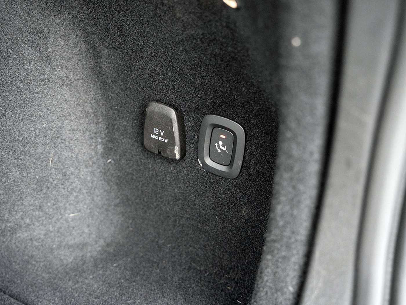 Volvo  T8 Recharge Plus Dark AWD NAVI PANO 360°