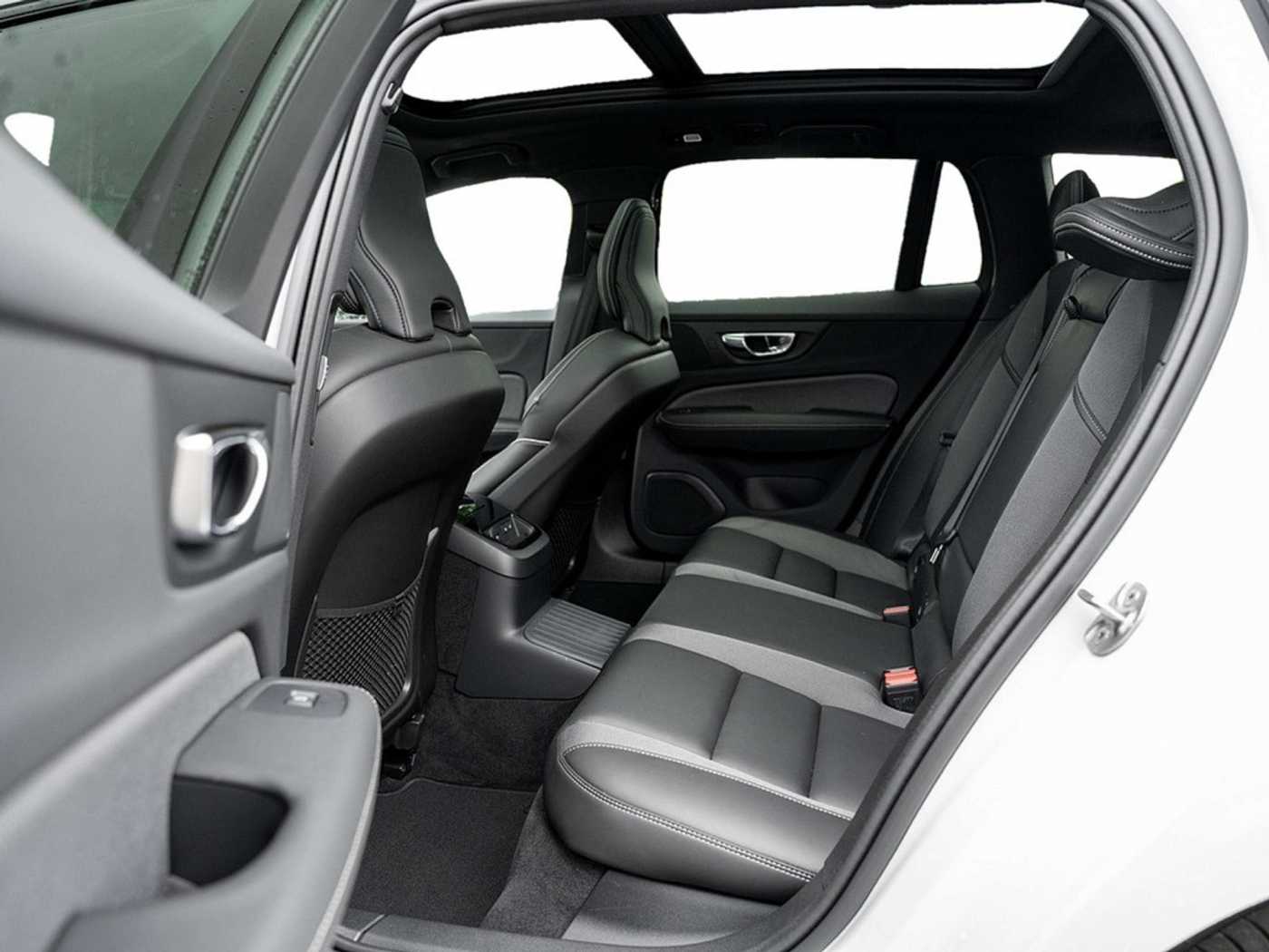 Volvo  T8 Recharge Plus Dark AWD NAVI PANO 360°