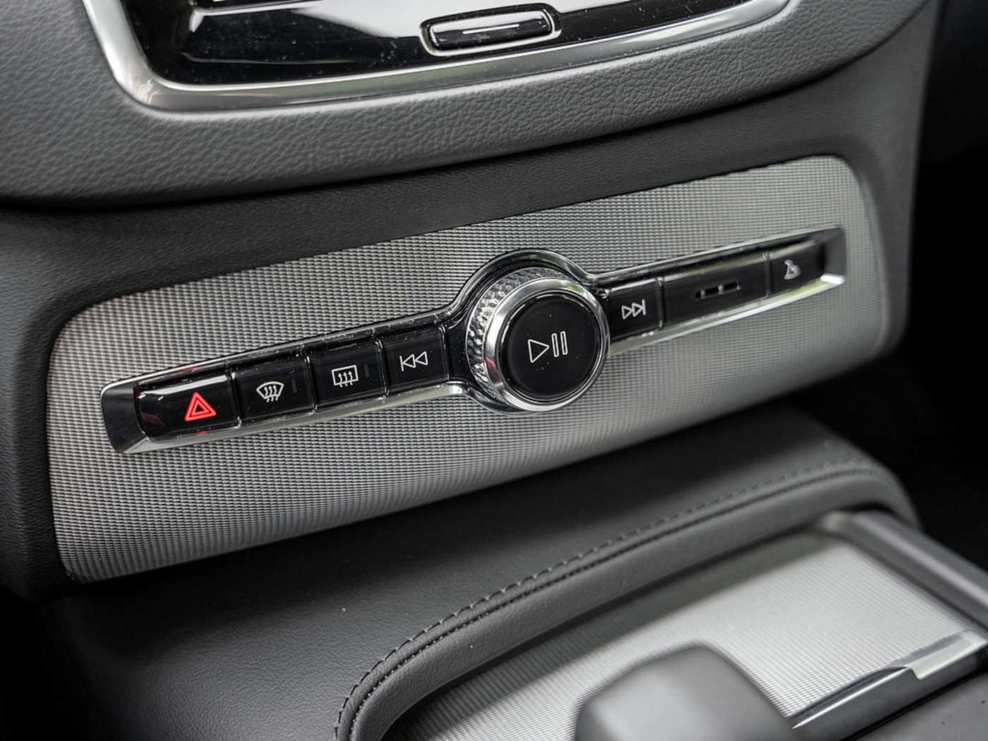 Volvo  T8 Plus Bright Recharge Plug-In Hybrid AWD