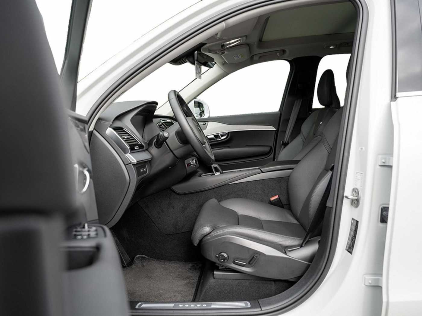 Volvo  T8 Plus Bright Recharge Plug-In Hybrid AWD