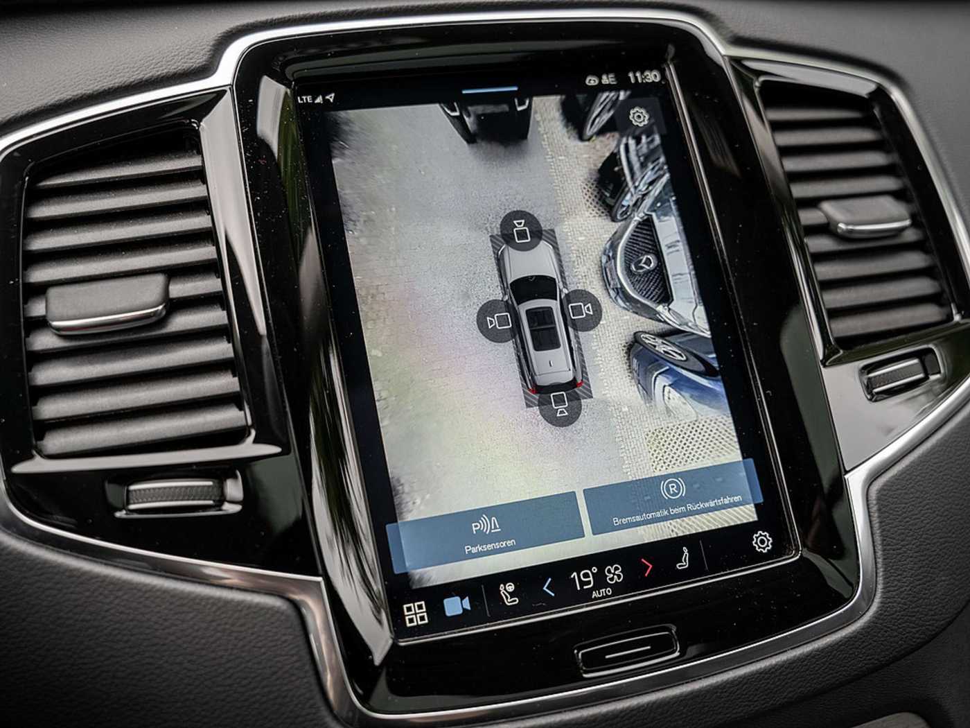 Volvo  T8 Ultra Dark Recharge Plug-In Hybrid AWD