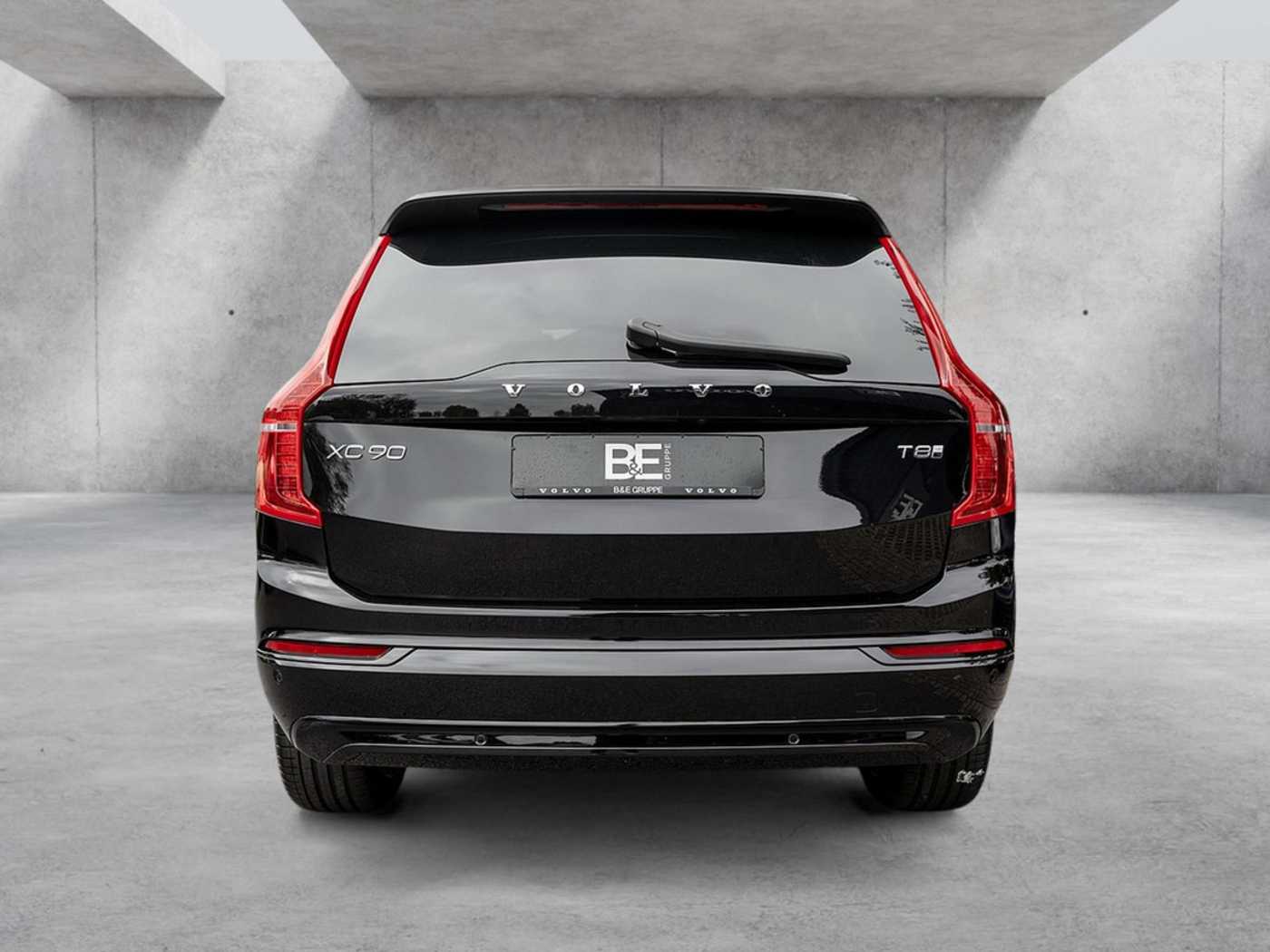Volvo  T8 Ultra Dark Recharge Plug-In Hybrid AWD