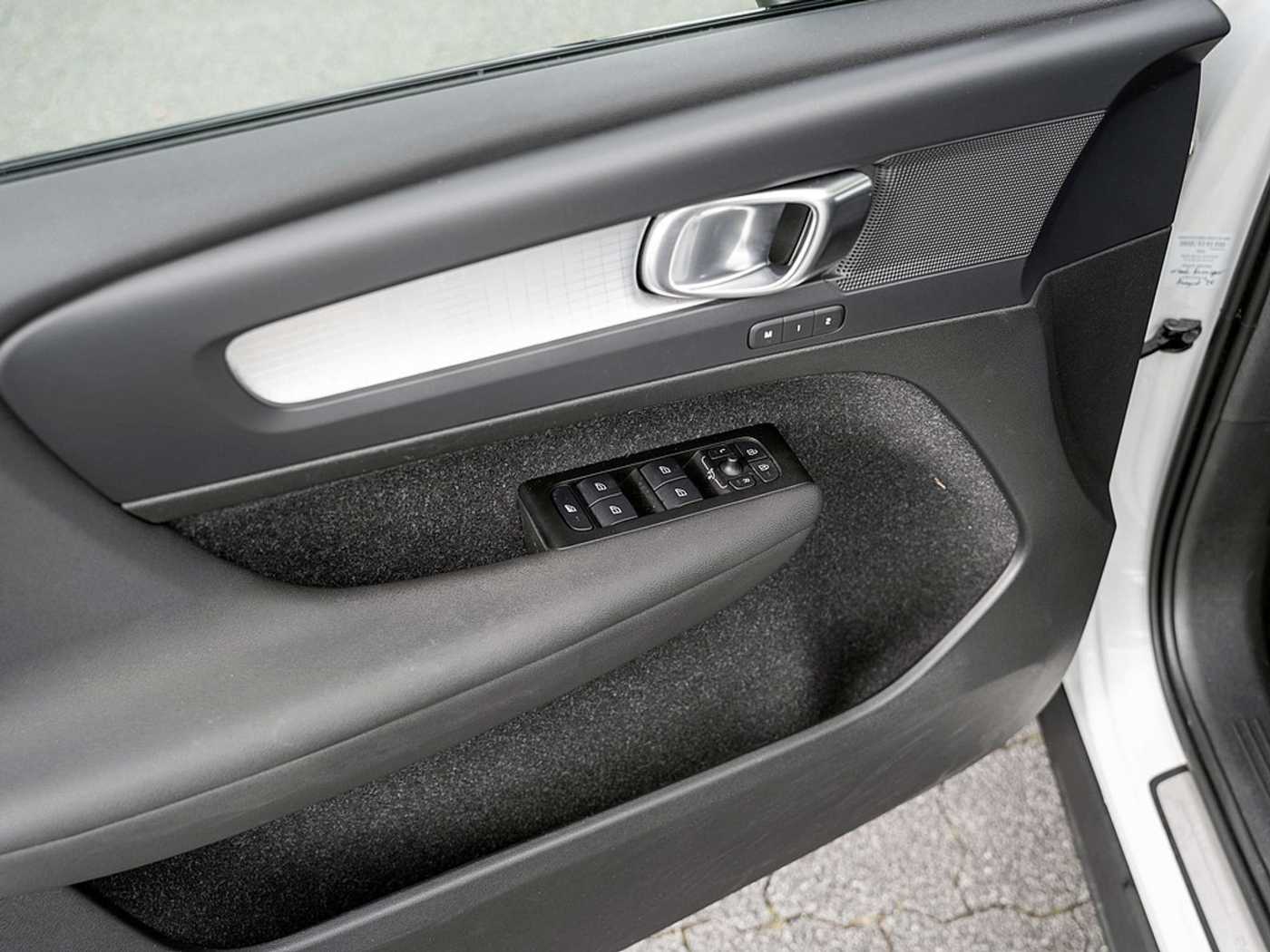 Volvo  T5 Expression Recharge Plug-In Hybrid