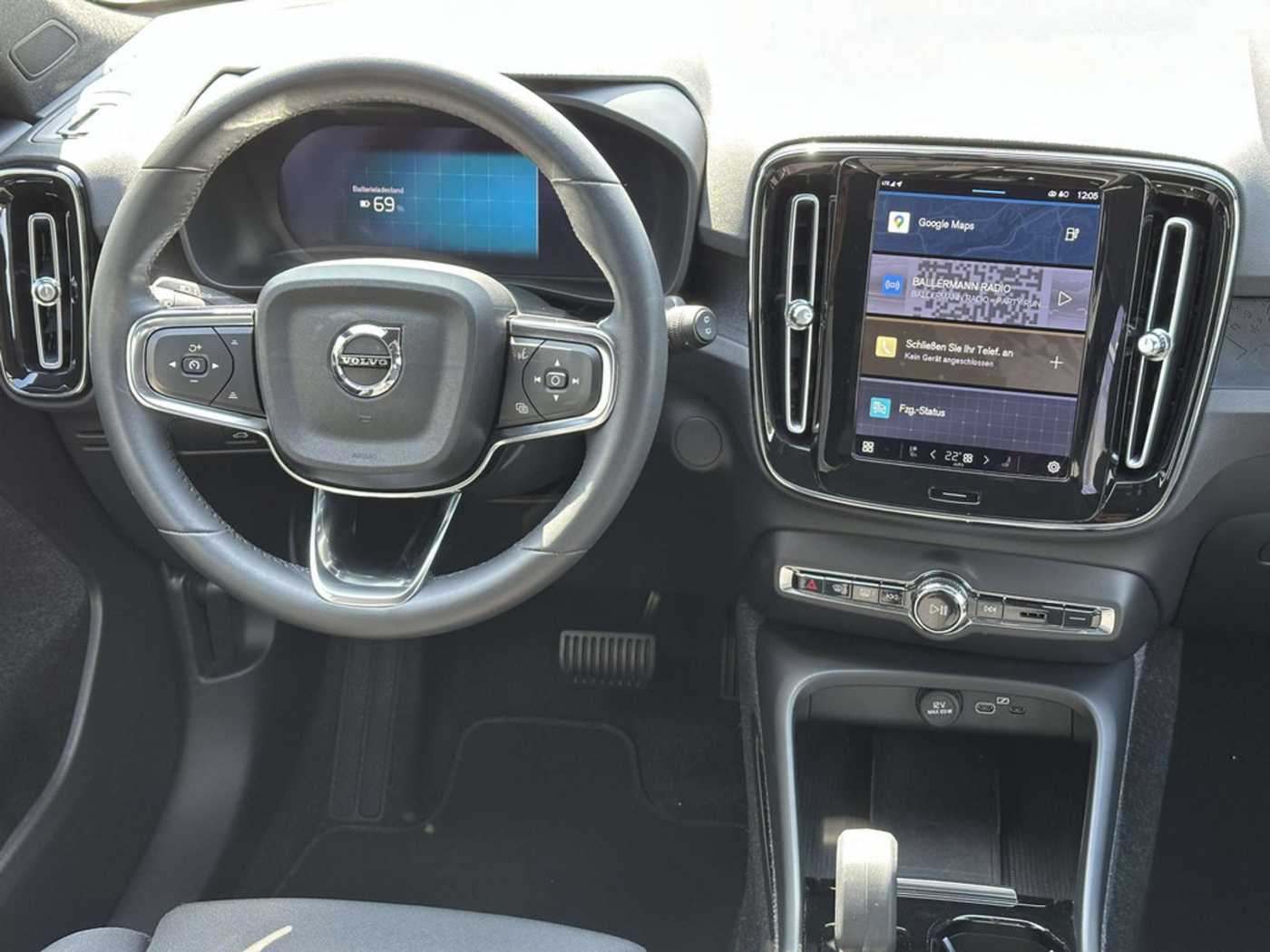 Volvo  Plus Recharge Pure Electric ACC STANDHZ