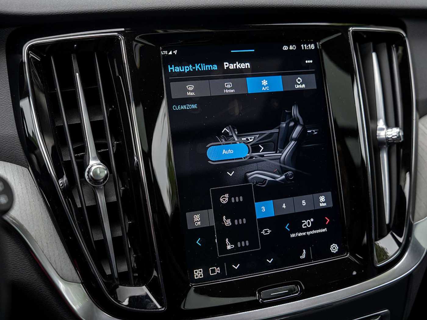 Volvo  T8 Recharge Plus Dark AWD PANO 360°