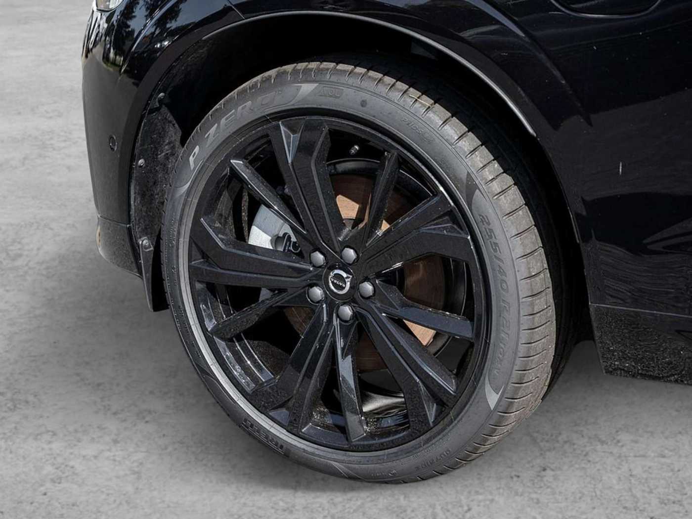 Volvo  T8 Plus Black Edition Recharge Plug-In Hybrid AWD