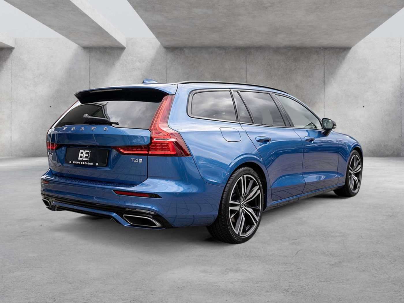 Volvo  T4 R-Design Pano AHK KAMERA MEMORY
