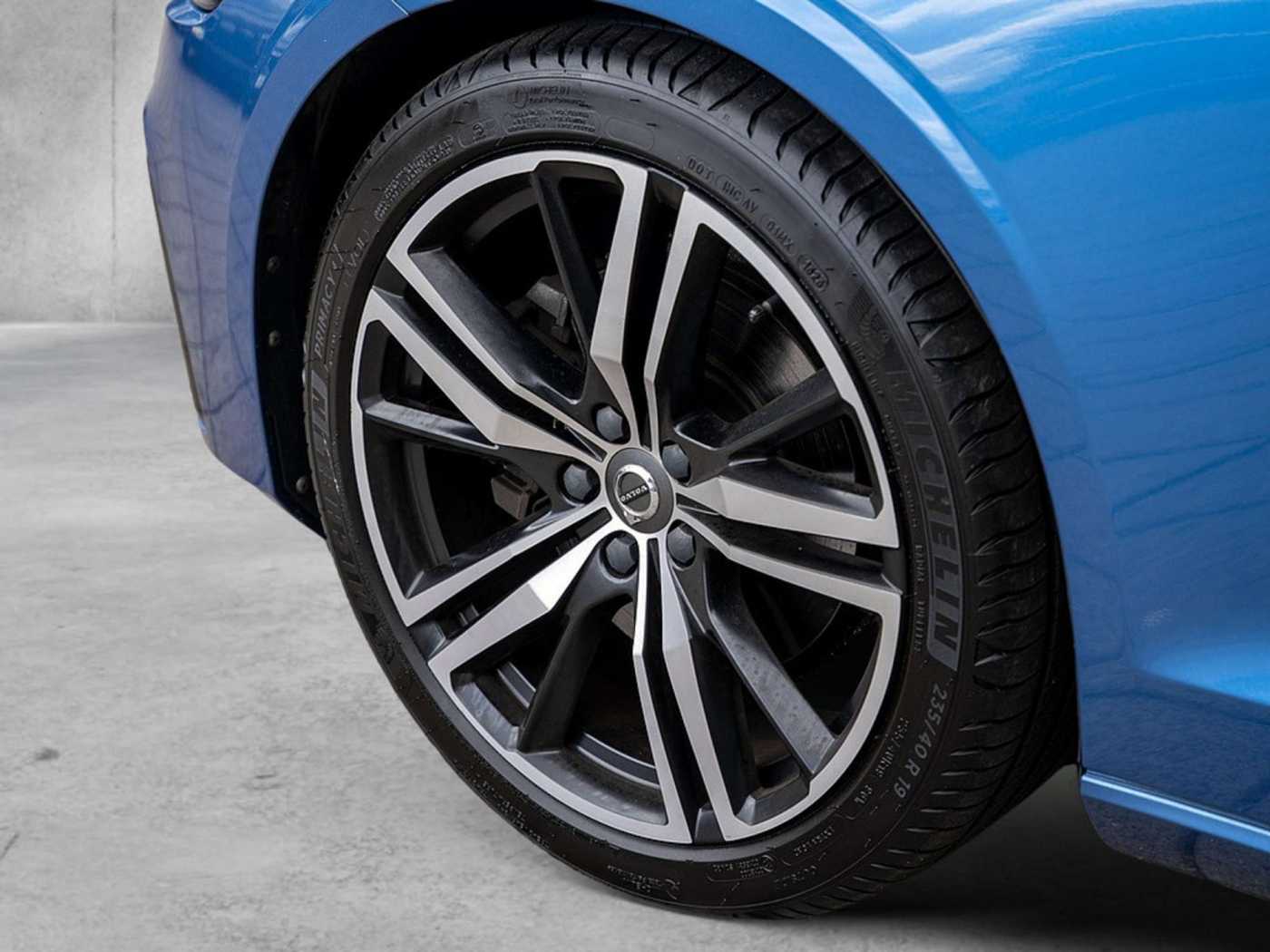 Volvo  T4 R-Design Pano AHK KAMERA MEMORY