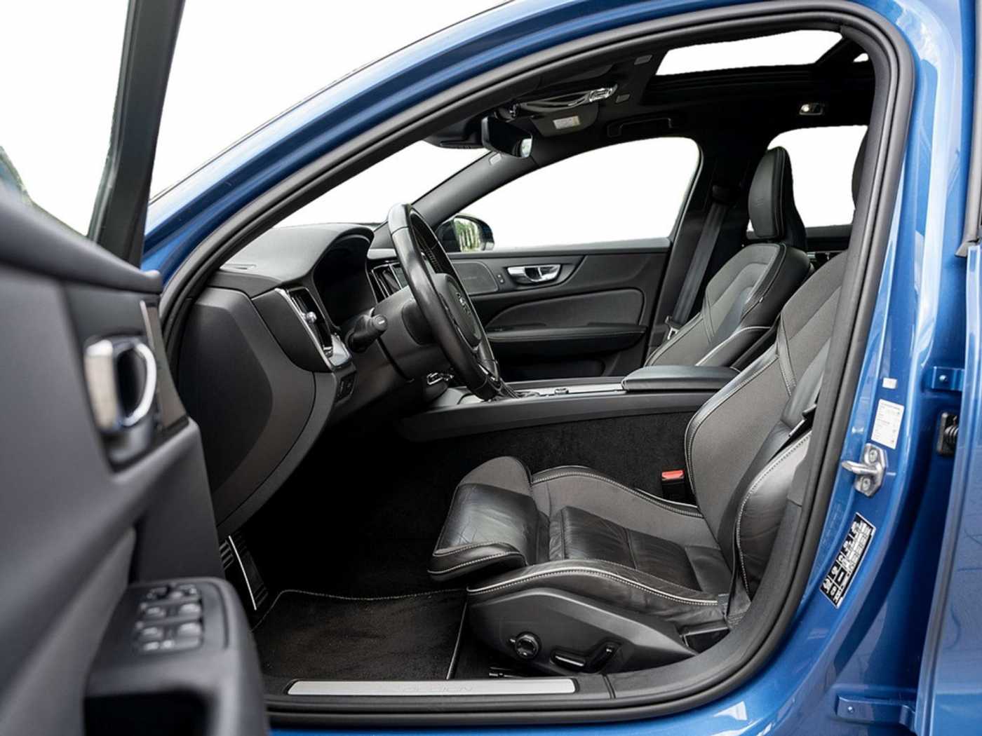 Volvo  T4 R-Design Pano AHK KAMERA MEMORY