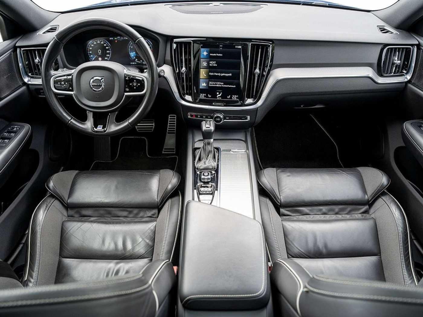 Volvo  T4 R-Design Pano AHK KAMERA MEMORY