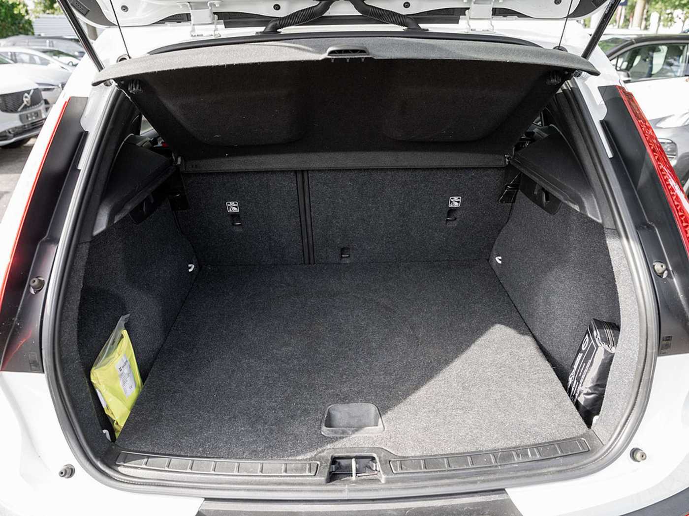 Volvo  T3 SHZ KAMERA NAVI LED SCHEINWERFER