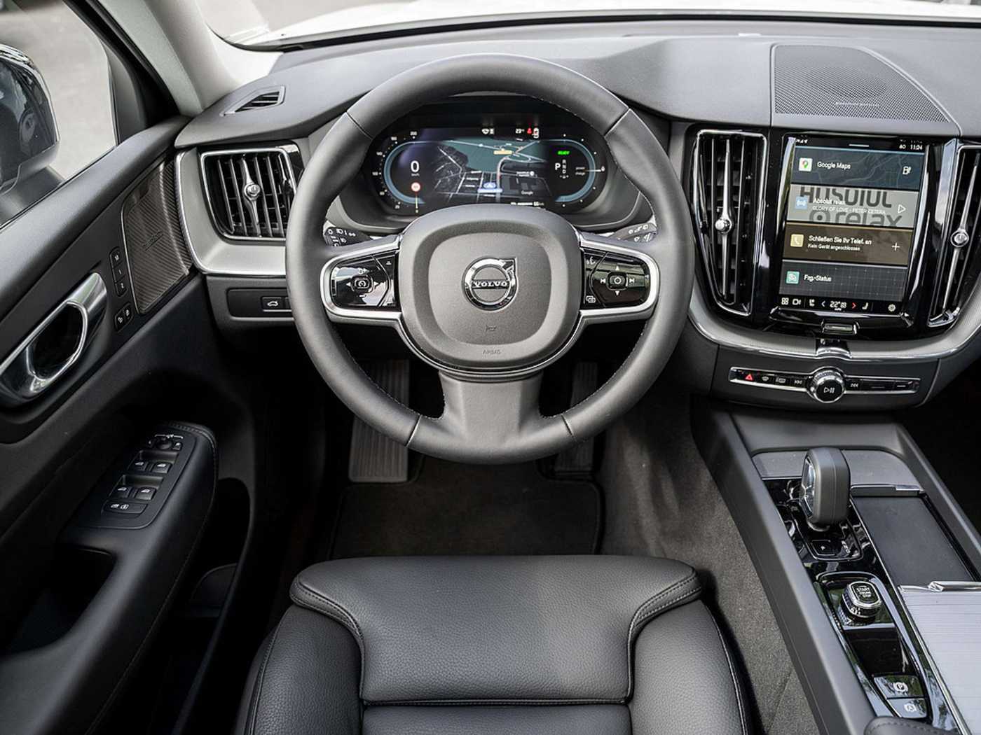 Volvo  T6 Plus Dark Recharge Plug-In Hybrid AWD