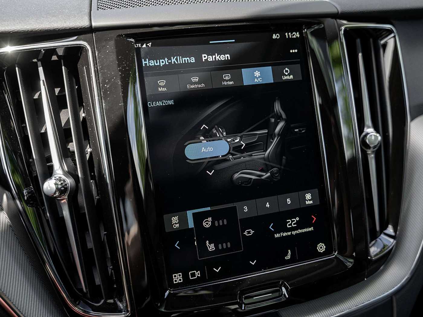 Volvo  T6 Plus Dark Recharge Plug-In Hybrid AWD