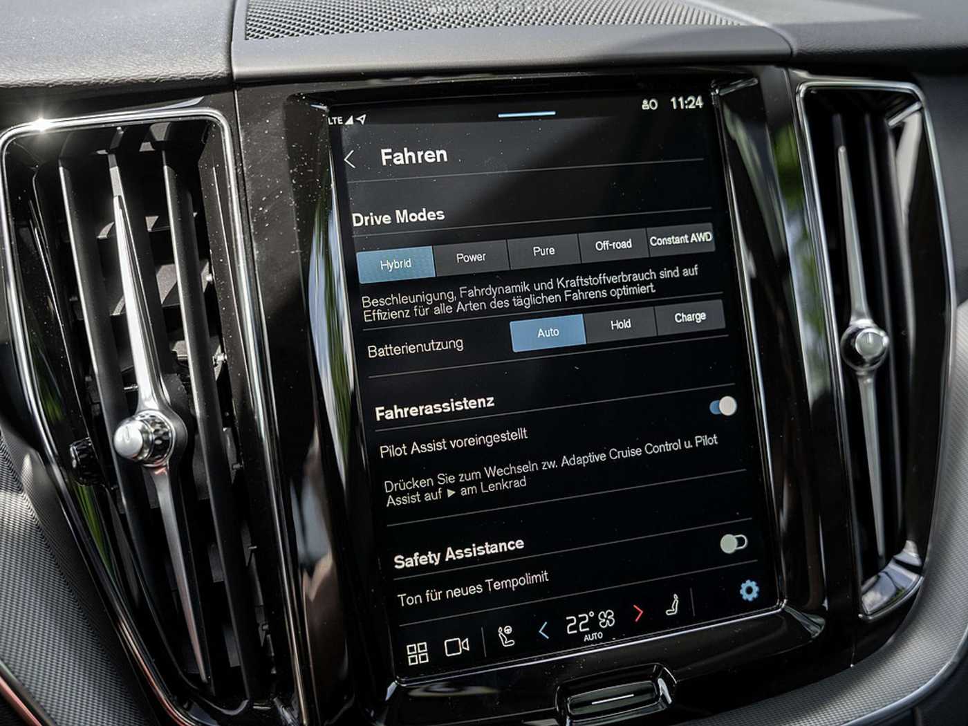 Volvo  T6 Plus Dark Recharge Plug-In Hybrid AWD