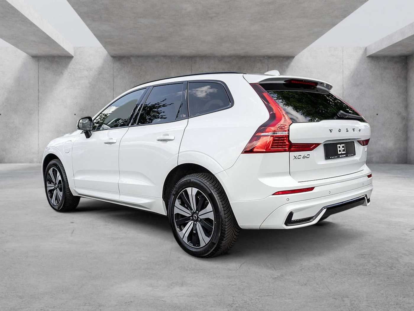 Volvo  T6 Plus Dark Recharge Plug-In Hybrid AWD